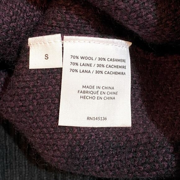 Naadam Black & Plum Wool/Cashmere Blend Animal Jacquard V-neck Sweater Small NWT - Picture 8 of 10